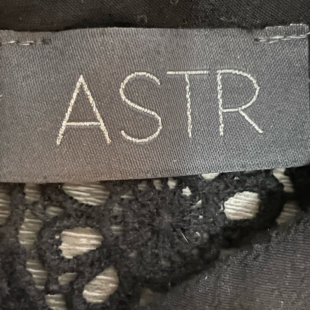 🔥SALE ASTR the label floral black lace blouse top shirt short sleeve size small - Picture 11 of 11